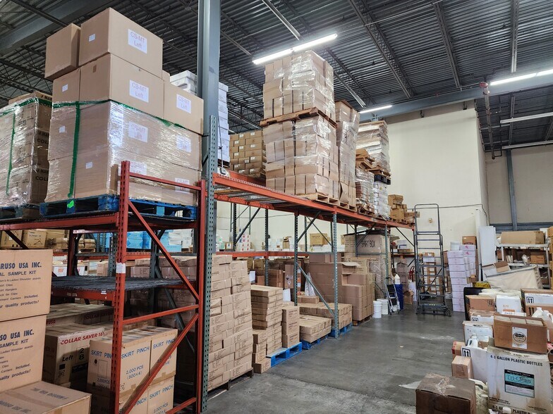 More Photos Of 170 Roosevelt Pl, Palisades Park Distribution For Lease