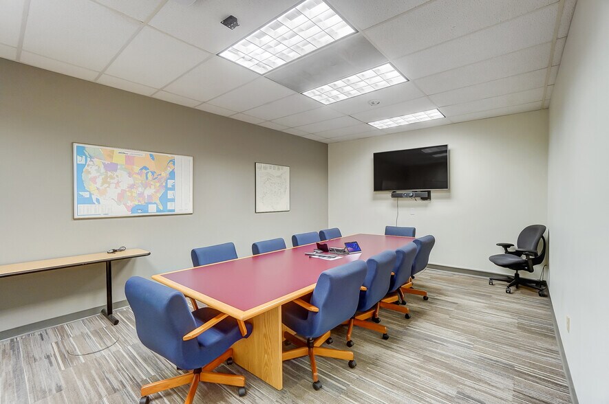 More Photos Of 2025 E 4th St, Lima Light Manufacturing For Sale