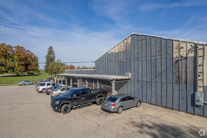 More Photos Of 13477 Dixie Hwy, Walton Auto Dealership For Sale