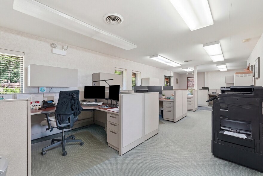 More Photos Of 8265 S Archer Ave, Willow Springs Medical For Sale