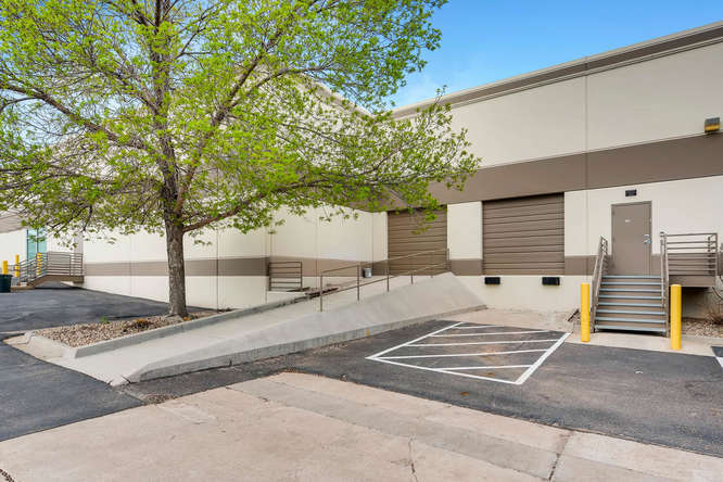 More Photos Of 6446 S Kenton St, Centennial Flex For Lease