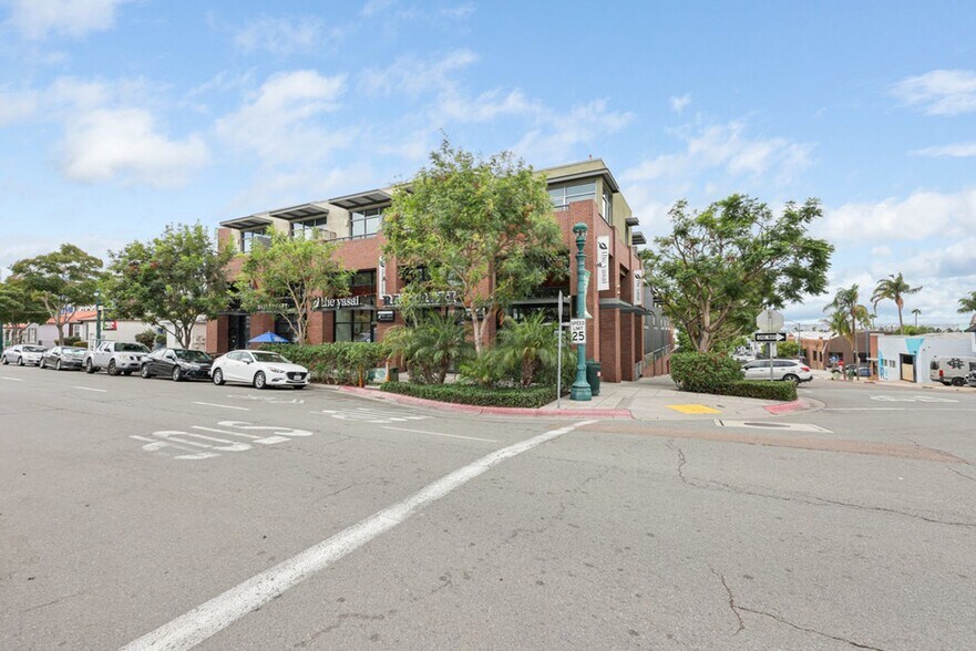 Primary Photo Of 2254 India St, San Diego Apartments For Lease