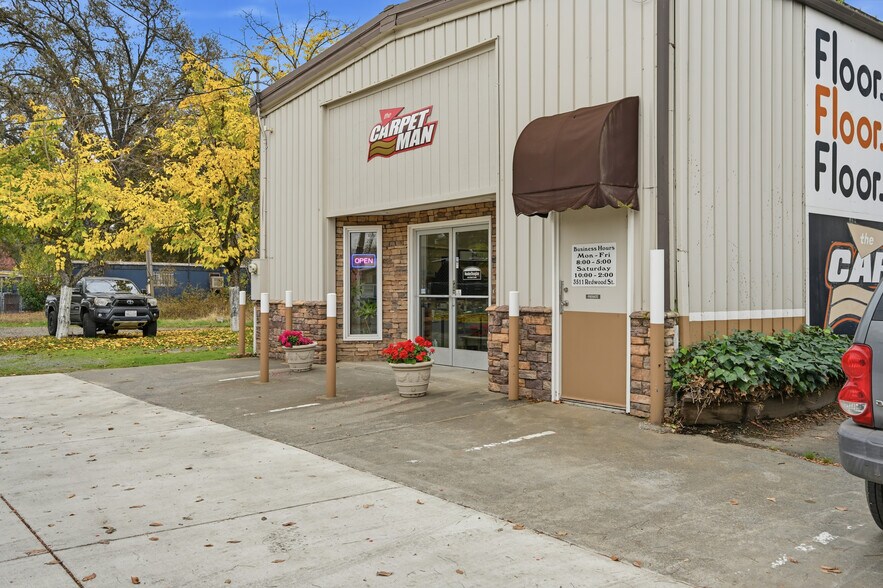 More Photos Of 3511 Redwood St, Clearlake Freestanding For Sale