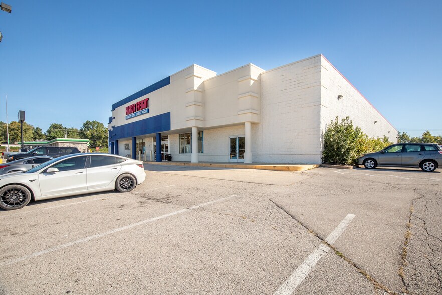 More Photos Of 93 Washington Heights Dr, Washington Freestanding For Lease
