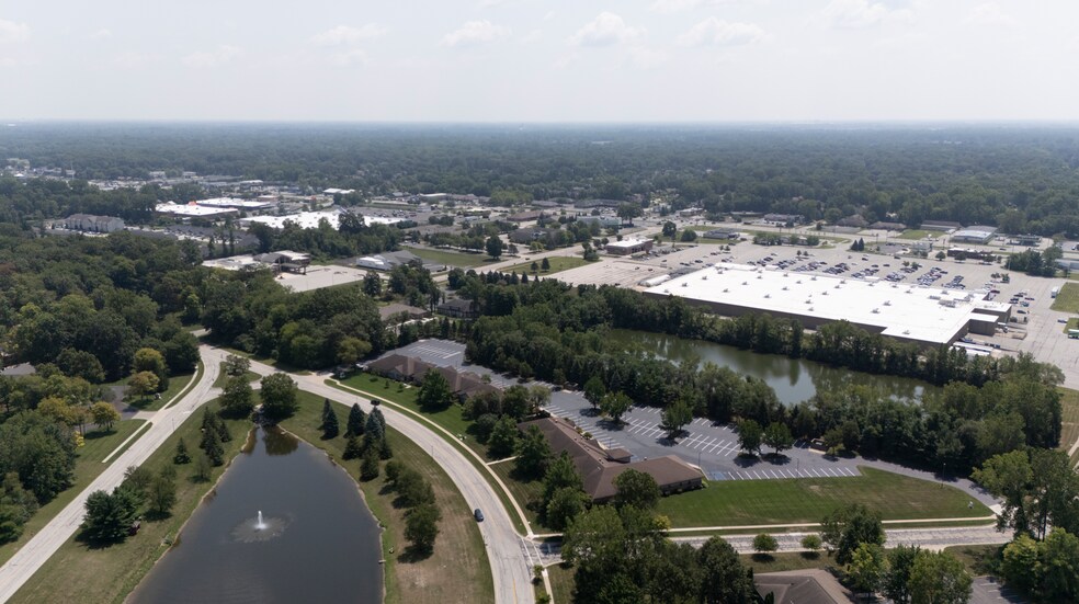 More Photos Of 7311 Crossleigh Ct, Toledo Office For Sale