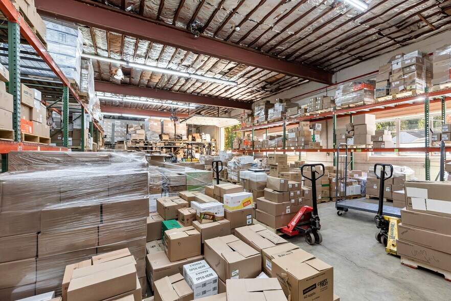 More Photos Of 343 Somerset St, Stirling Warehouse For Lease