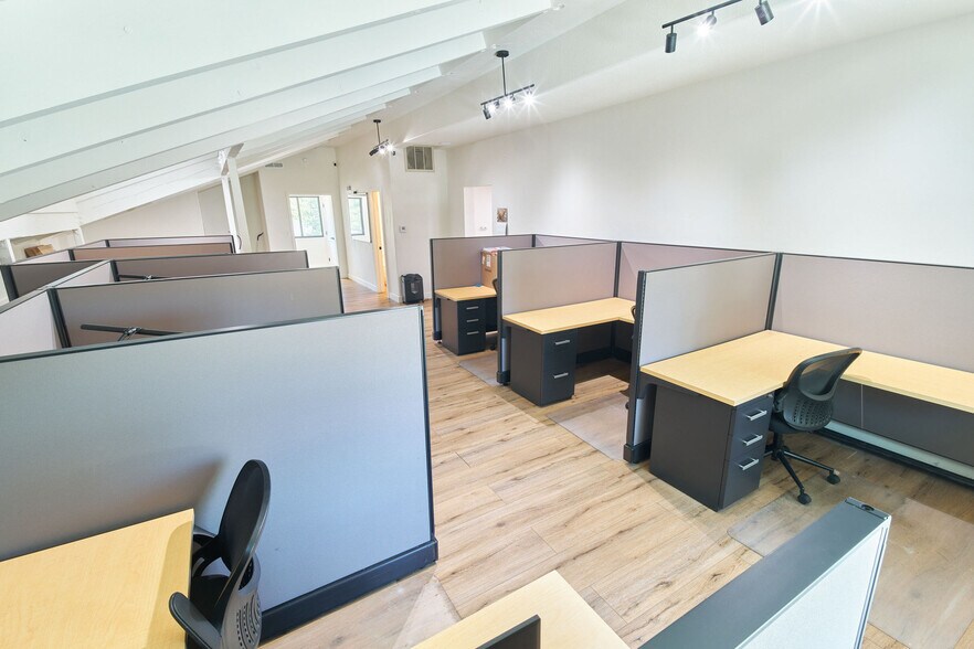 More Photos Of 586 Bonanza Trail, Big Bear Lake Office Residential For Sale