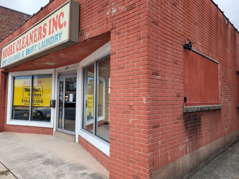 More Photos Of 1627 Main St, Northampton Storefront For Sale