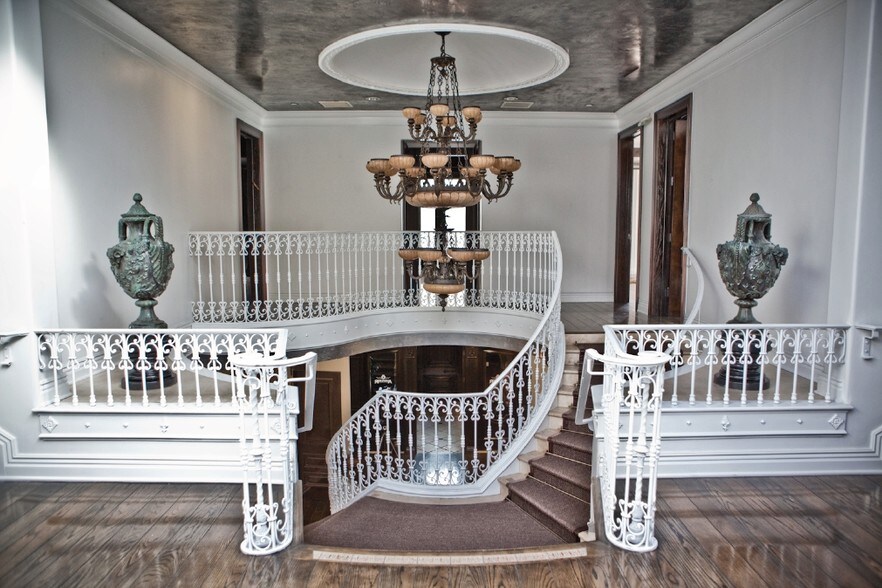 More Photos Of 121 S Beverly Dr, Beverly Hills Office For Lease