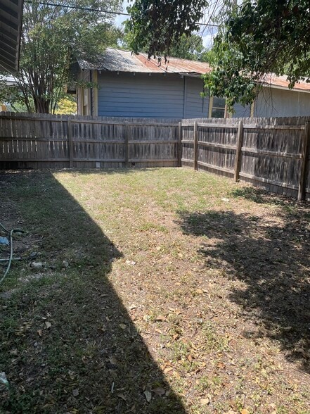 More Photos Of 105 Willim St, San Antonio Medical For Lease