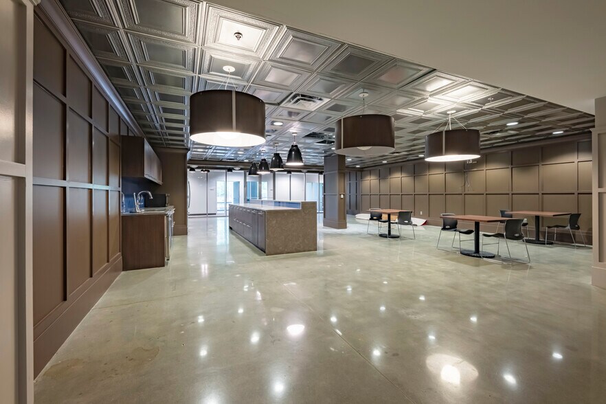 More Photos Of 1990 Vaughn Rd, Kennesaw Office For Lease