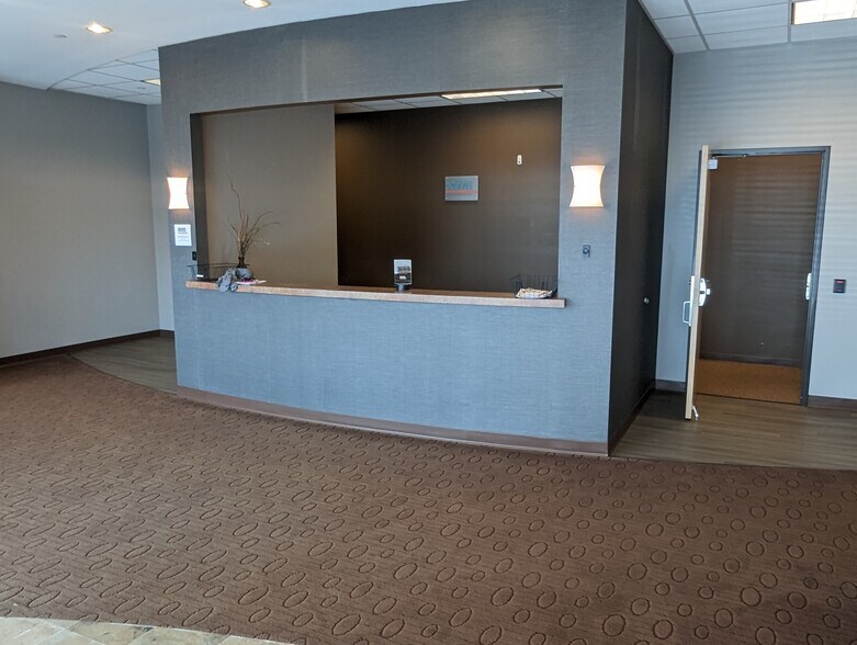 More Photos Of 5901 Technology Center Dr, Indianapolis Office For Lease