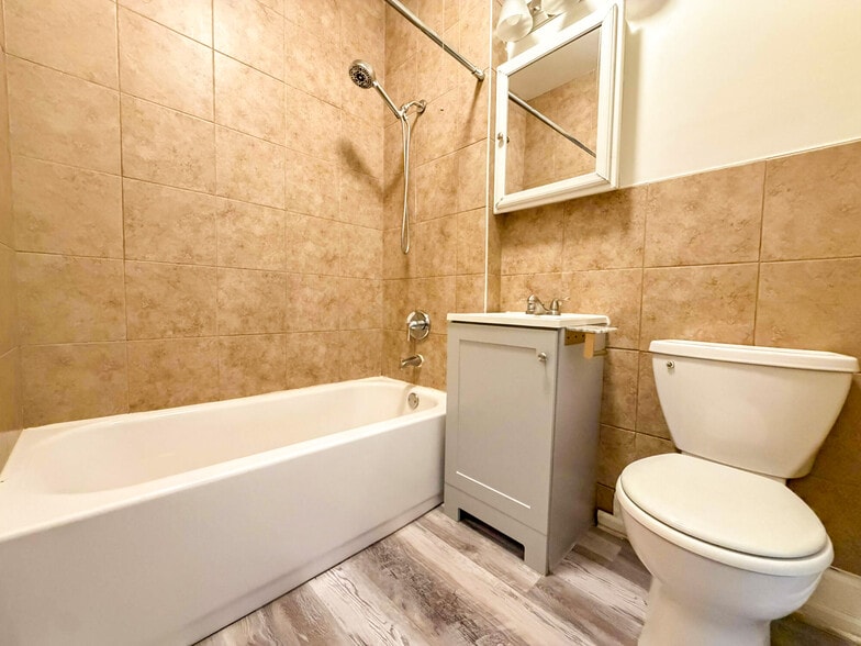 More Photos Of 3500 S Artesian Ave, Chicago Apartments For Sale