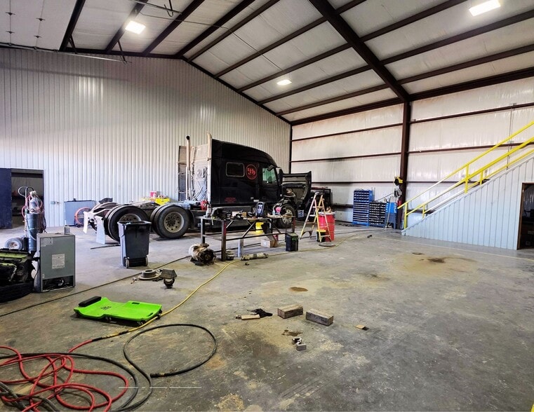 More Photos Of 1003 E County Road 140, Midland Industrial For Lease