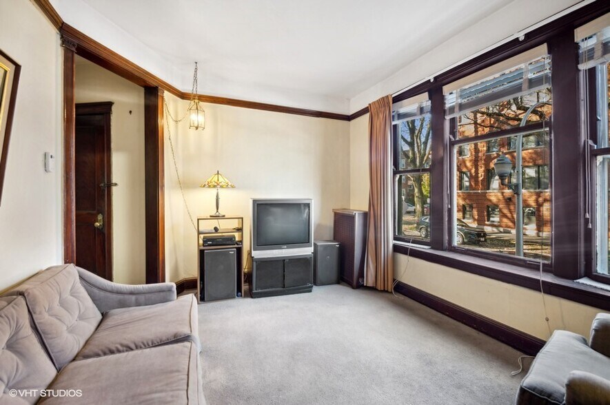 More Photos Of 1351 W Balmoral Ave, Chicago Apartments For Sale