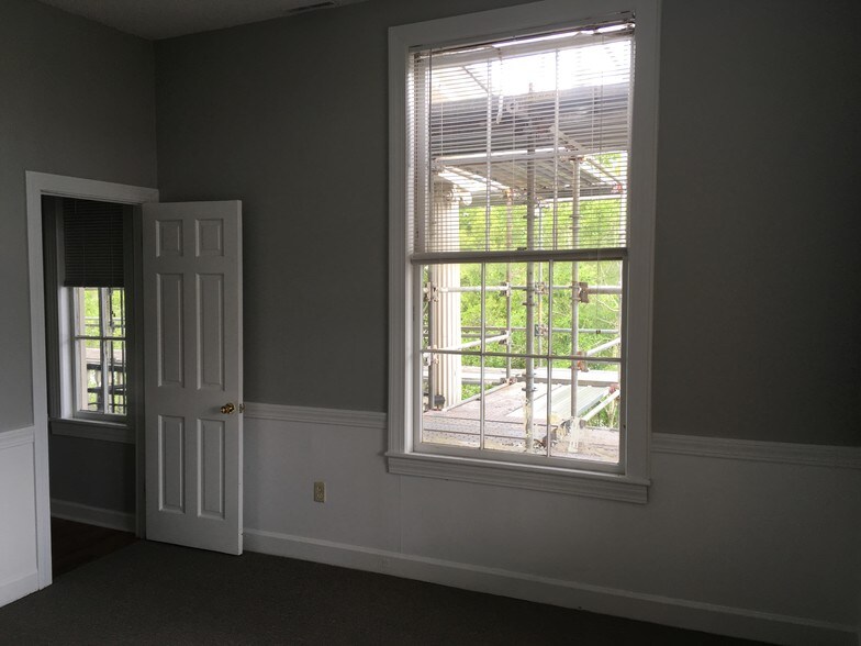 More Photos Of 635 E Bay St, Charleston Office Residential For Lease