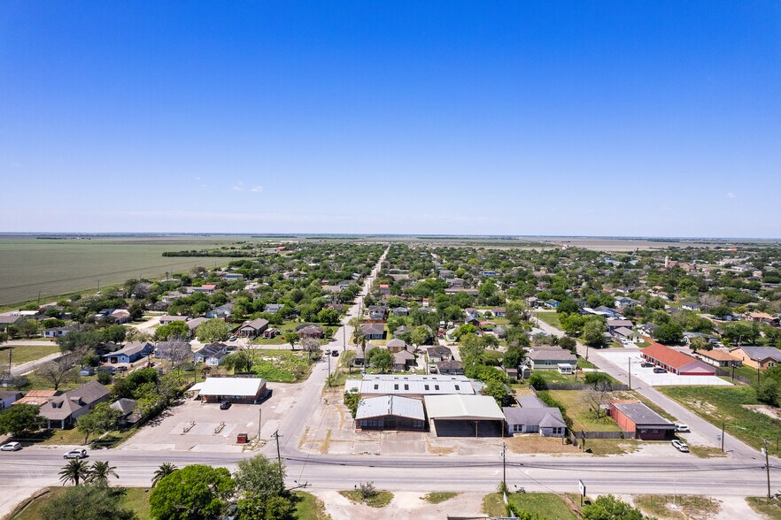 More Photos Of 611 Lincoln Ave, Robstown Freestanding For Sale
