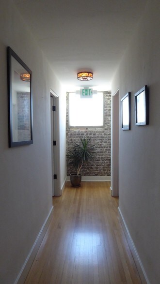 More Photos Of 451-461 E Main St, Ventura Storefront For Lease