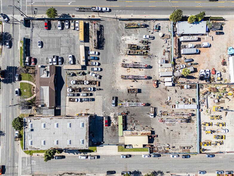 Primary Photo Of 1241 E Burnett St, Signal Hill Warehouse For Lease