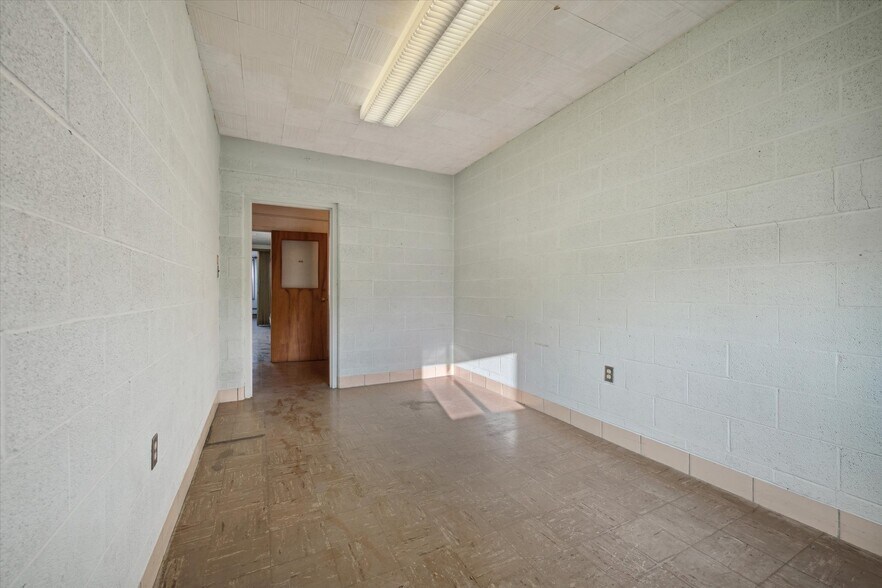 More Photos Of 725 Navarre Ave, Toledo Religious Facility For Sale