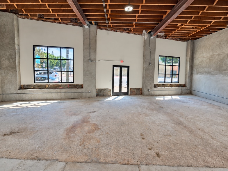 More Photos Of 1317 S Olive St, Los Angeles Showroom For Lease
