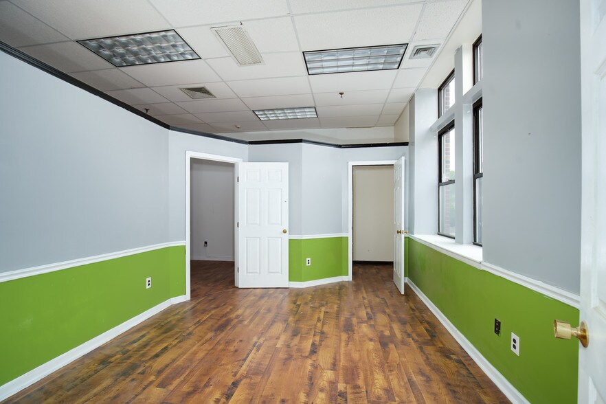 More Photos Of 112 Main St, Putnam Storefront Retail Office For Lease