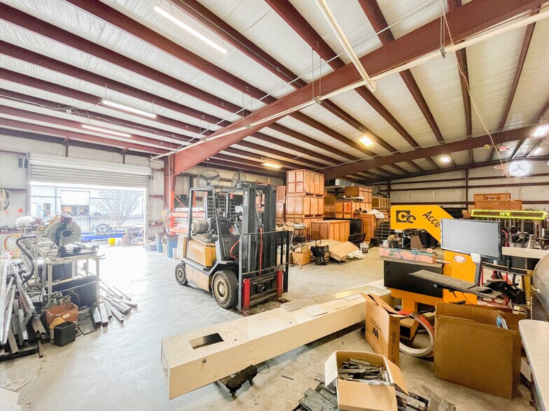 More Photos Of 11710 Cloverland Ave, Baton Rouge Warehouse For Lease