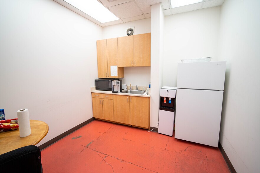 More Photos Of 733 S Bowen St, Longmont Warehouse For Sale