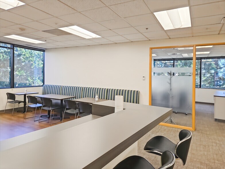 More Photos Of 3326 106th Ave SE, Bellevue Coworking Space