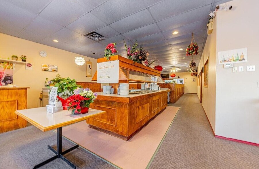 More Photos Of 34 Athabasca Av, Devon Storefront For Sale