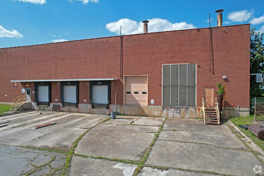 More Photos Of 572 S New St, Eden Distribution For Lease