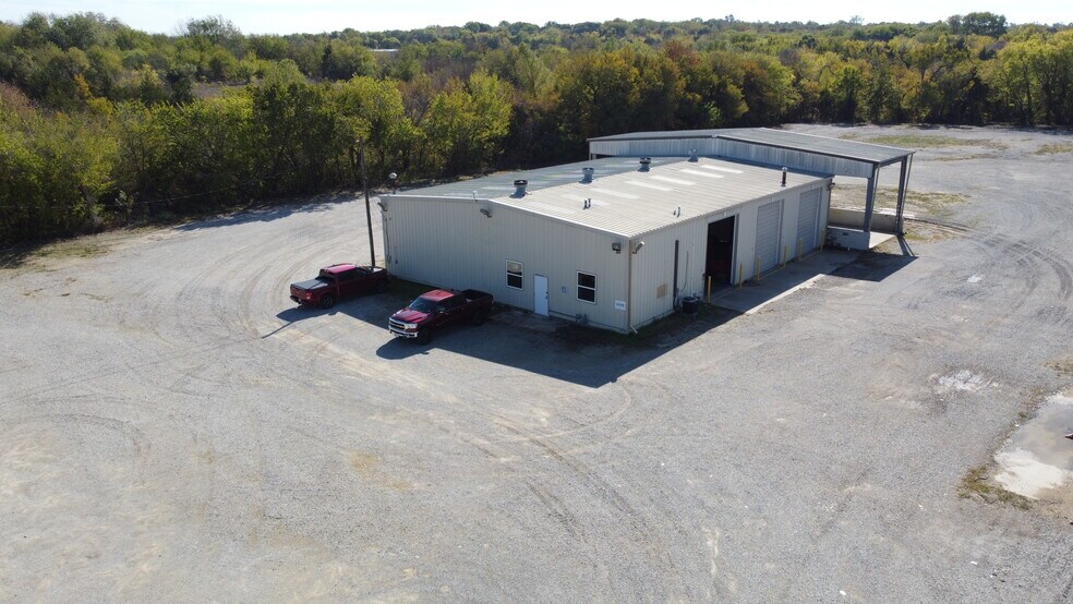More Photos Of 2300 Texoma Dr, Denison Industrial For Lease