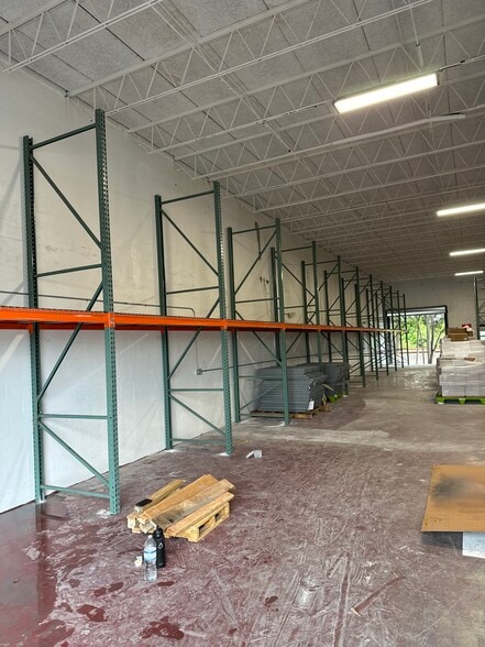 More Photos Of 4128 NW 10th Ave, Oakland Park Warehouse For Lease
