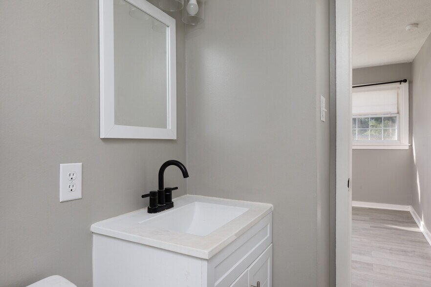 More Photos Of 157 Old Shaw Rd, Fayetteville Apartments For Sale