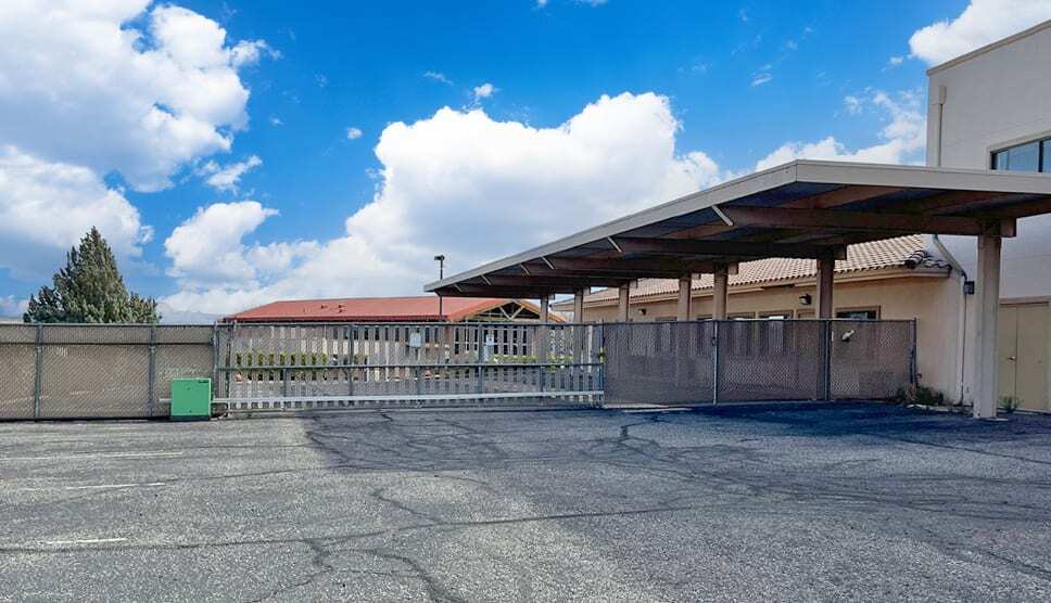 More Photos Of 500 S Willard St, Cottonwood Distribution For Lease