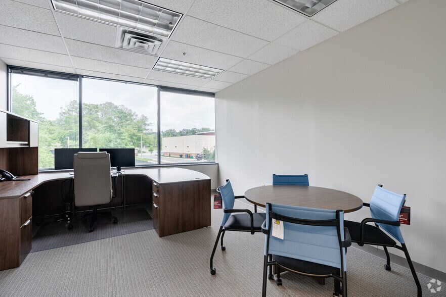 More Photos Of 650 Naamans Rd, Claymont Office For Sale
