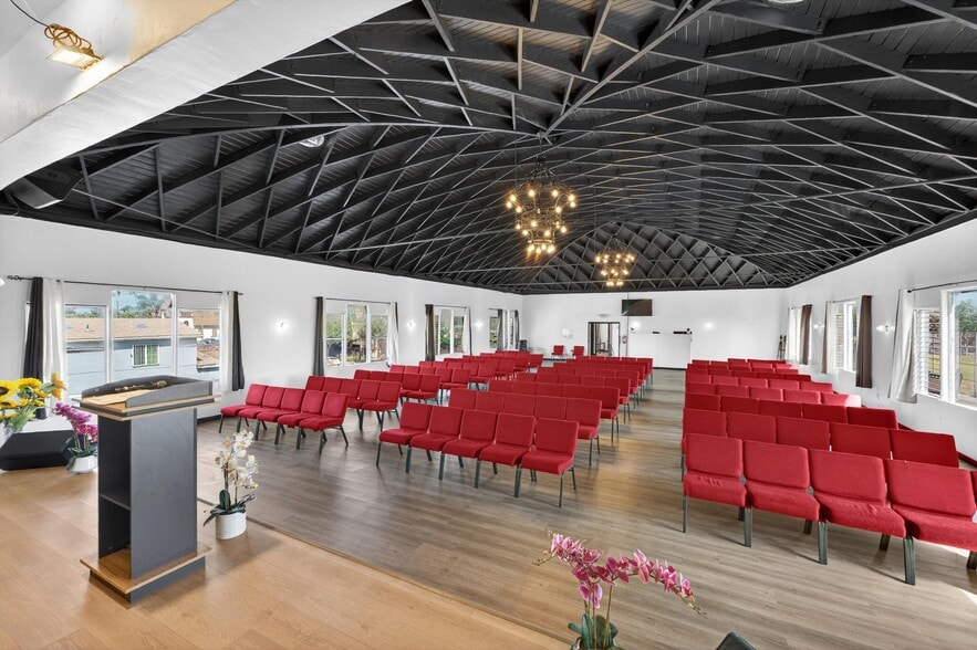 More Photos Of 7101 Menlo Ave, Los Angeles Religious Facility For Sale