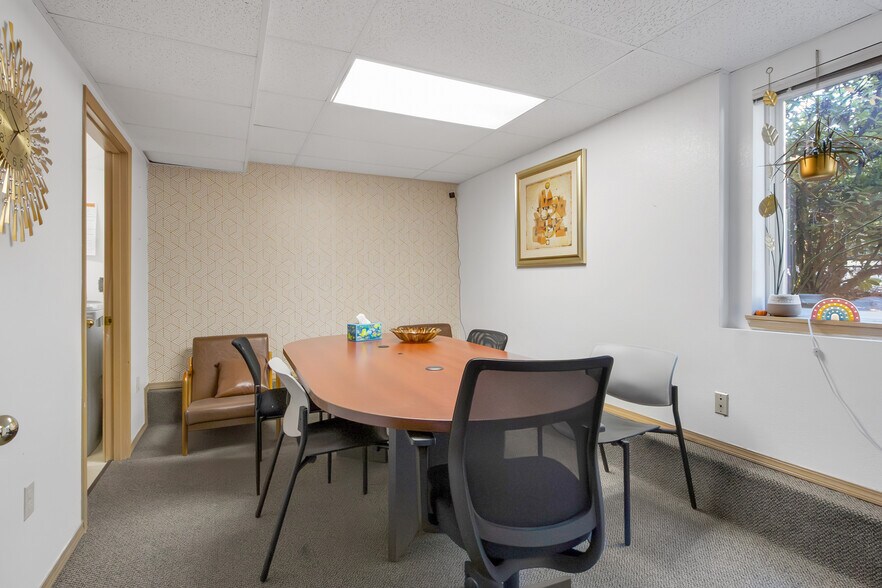 More Photos Of 104 Tremont Ave, Port Orchard Medical For Sale