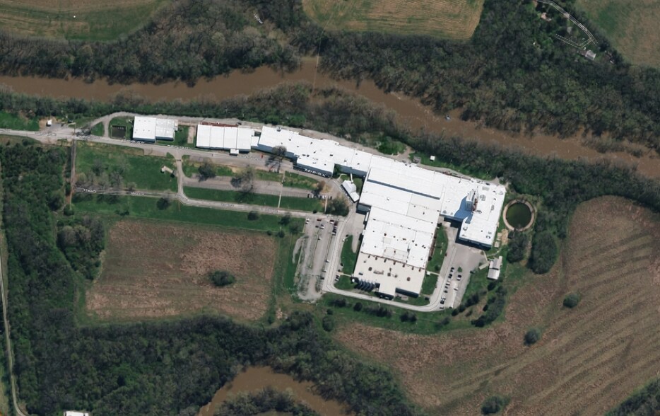 Primary Photo Of 342 Shelbyville Mills Rd, Shelbyville Manufacturing For Sale