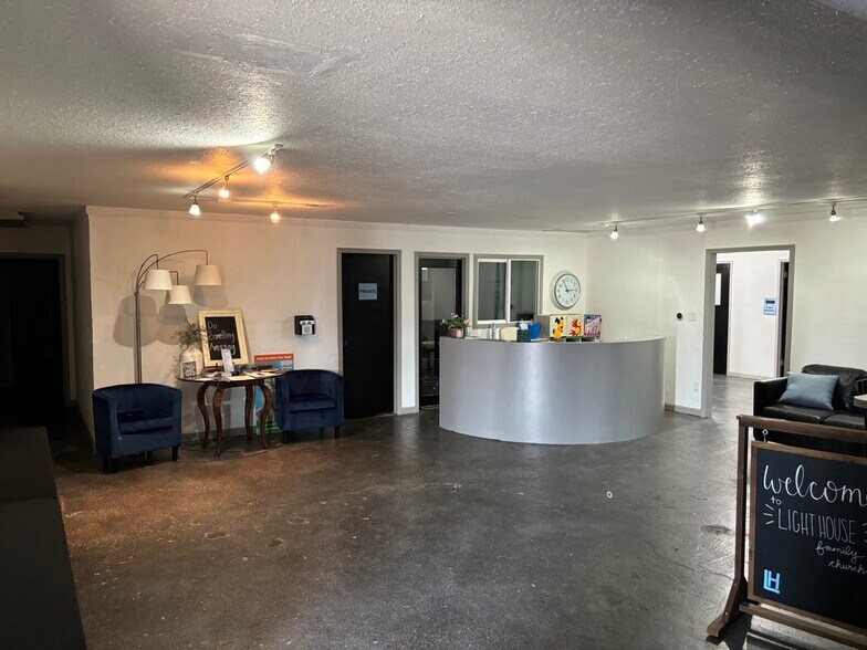 More Photos Of 323-327 W Canal Dr, Turlock Freestanding For Sale