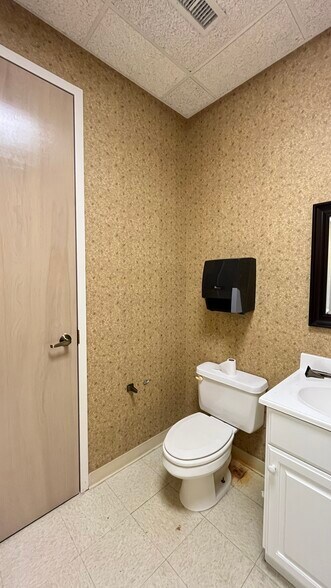 More Photos Of 4113 Capitol St, Durham Medical For Lease