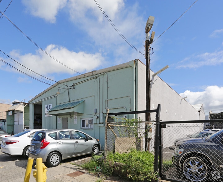 More Photos Of 2122 Kaliawa St, Honolulu Warehouse For Lease