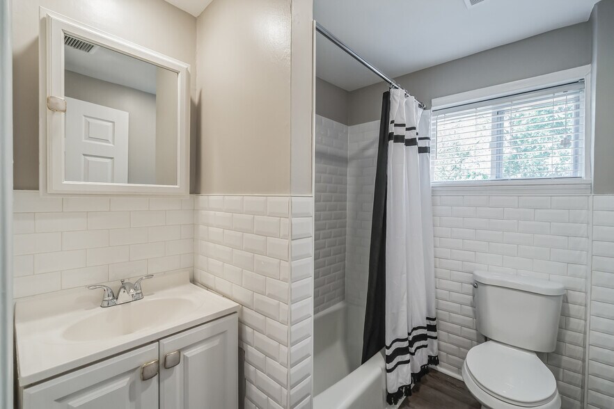 More Photos Of 2952-2954 Dekalb Pike, East Norriton Township Apartments For Sale