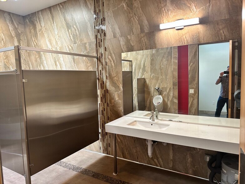 More Photos Of 8226 Whittier Blvd, Pico Rivera Warehouse For Sale