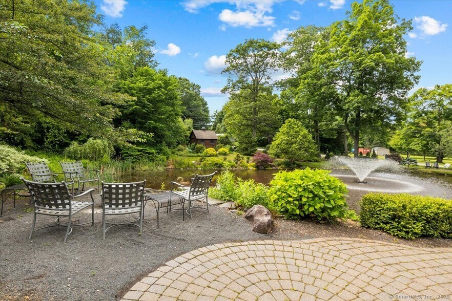 More Photos Of 511 Spielman Hwy, Burlington Flex For Sale