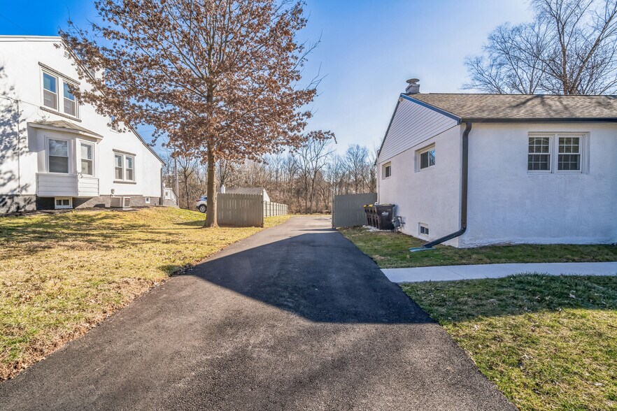 More Photos Of 2952-2954 Dekalb Pike, East Norriton Township Apartments For Sale