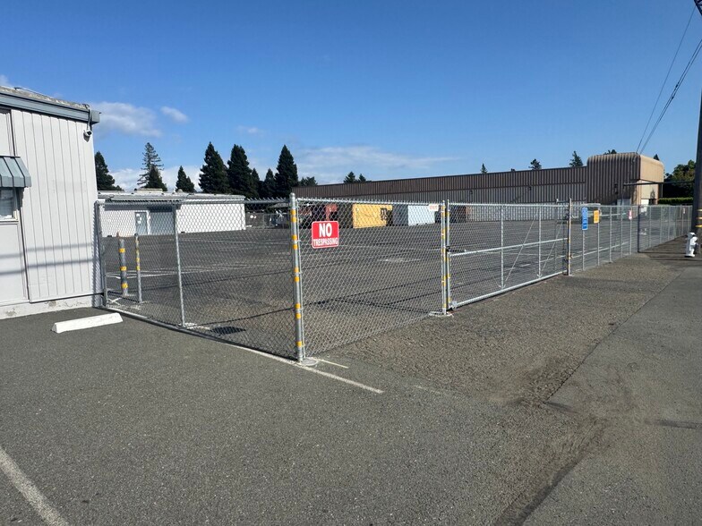 More Photos Of 1595 Hampton Way, Santa Rosa Manufacturing For Sale