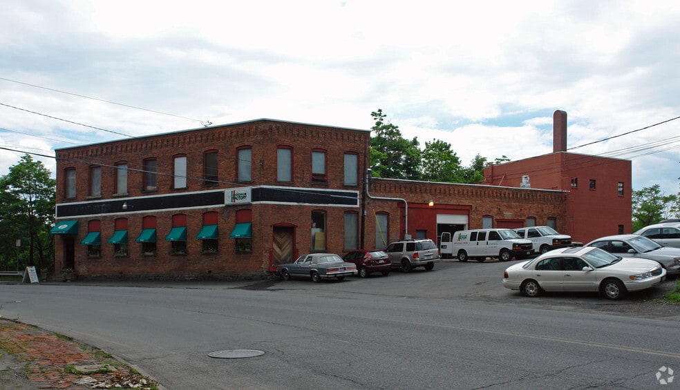 Primary Photo Of 520 Congress St, Troy Freestanding For Sale