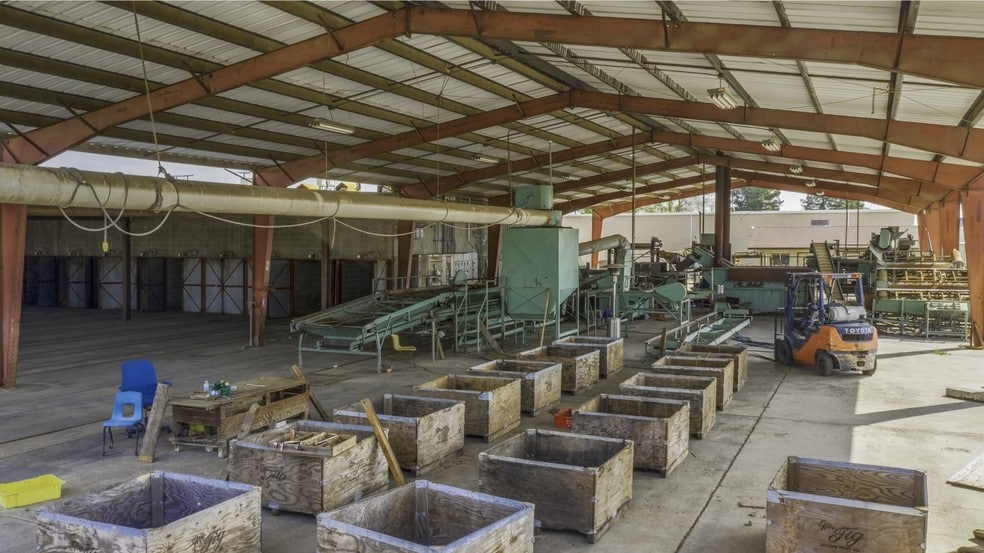 More Photos Of 8008 W Shields Ave, Fresno Food Processing For Sale