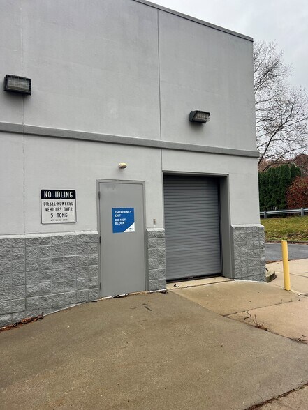 More Photos Of 2 Cumberland St, Lebanon Drugstore For Lease